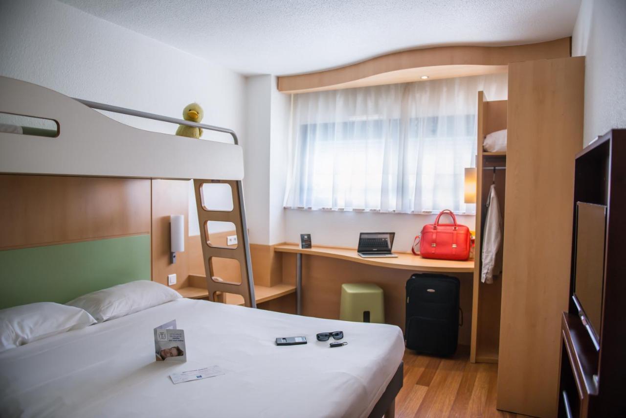 Ibis Budget Site Du Futuroscope Chasseneuil-du-Poitou Kültér fotó