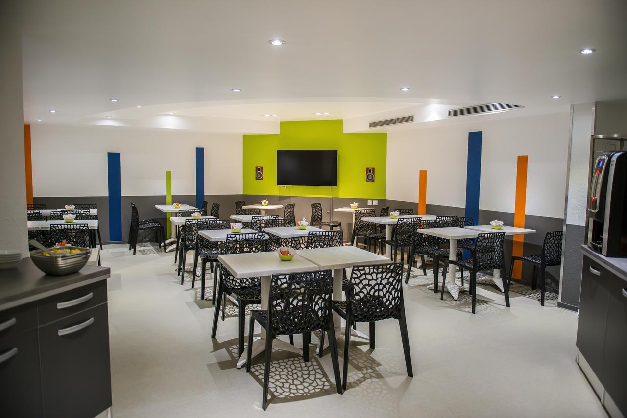 Ibis Budget Site Du Futuroscope Chasseneuil-du-Poitou Kültér fotó